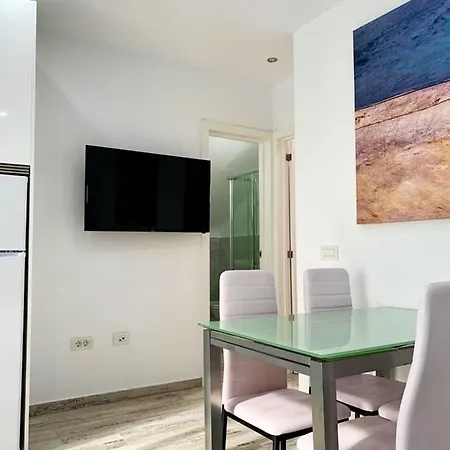 Modern In Pool View 38 M² Apartman